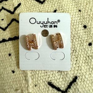 Rose Gold Ears Ring